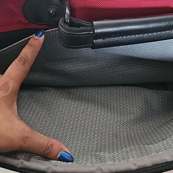 Skyway Women's Shoulder Carry-On Luggage Bag Red/Bag 17"-11" - Picture 8 of 16